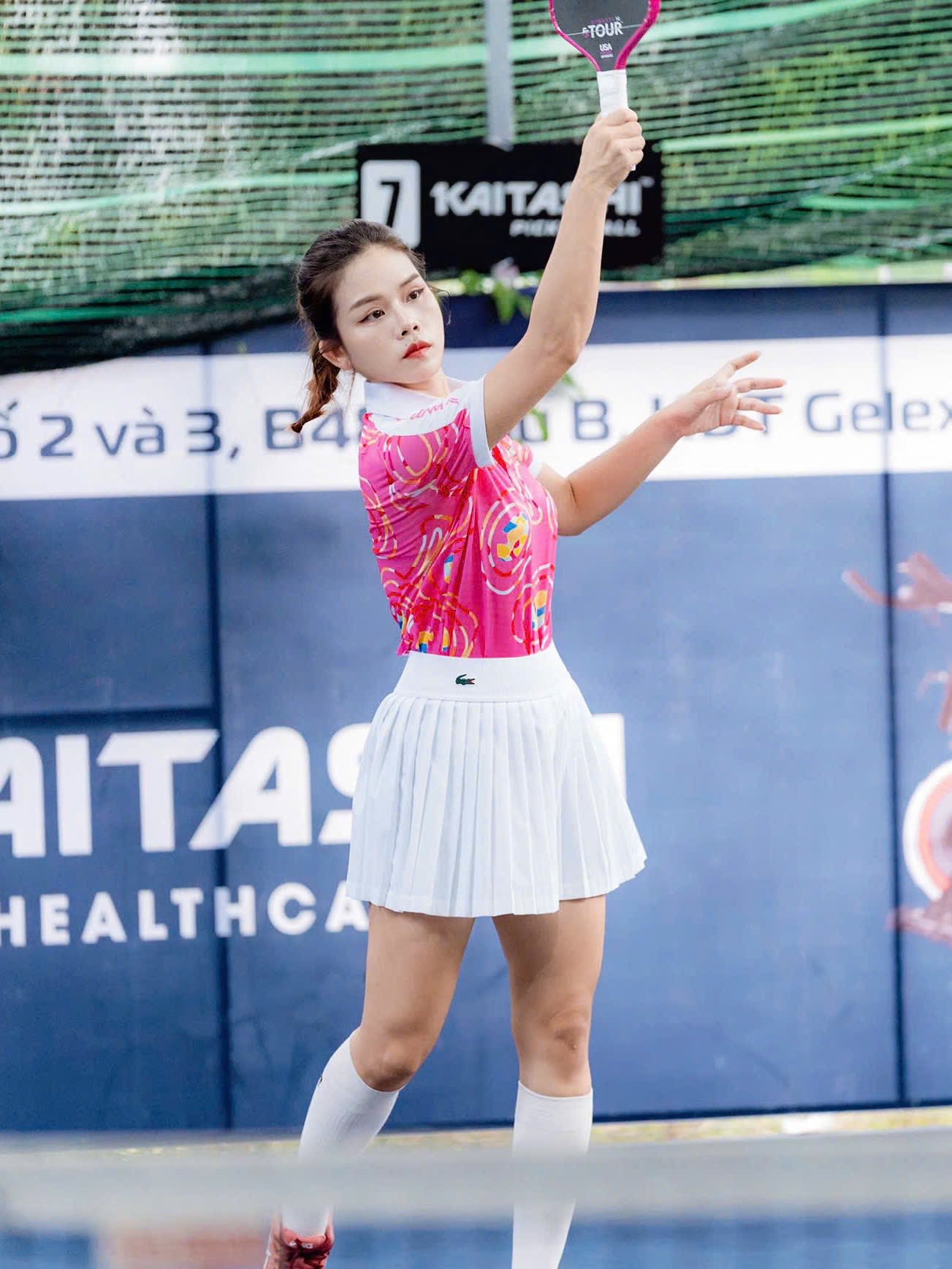 Nữ MC U40 lão hóa ngược nhờ Pickleball, chồng là Phó chủ tịch vẫn bị vợ "tuýt còi" khi chung đội với bạn nữ- Ảnh 2.
