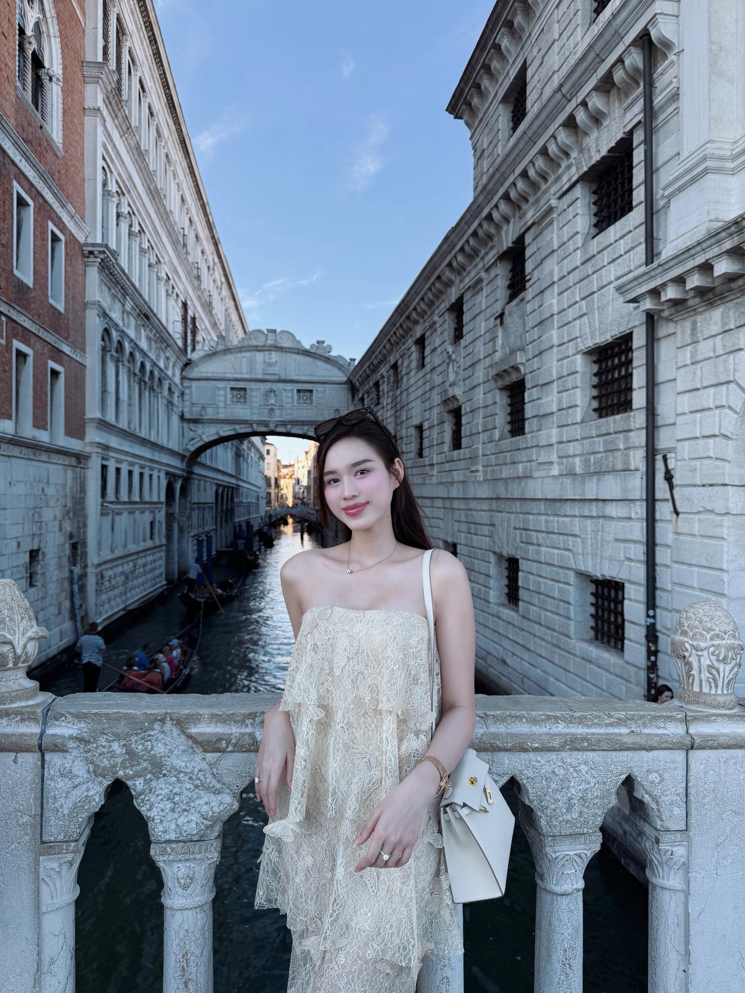 Hoa hậu Đỗ Thị Hà bị 