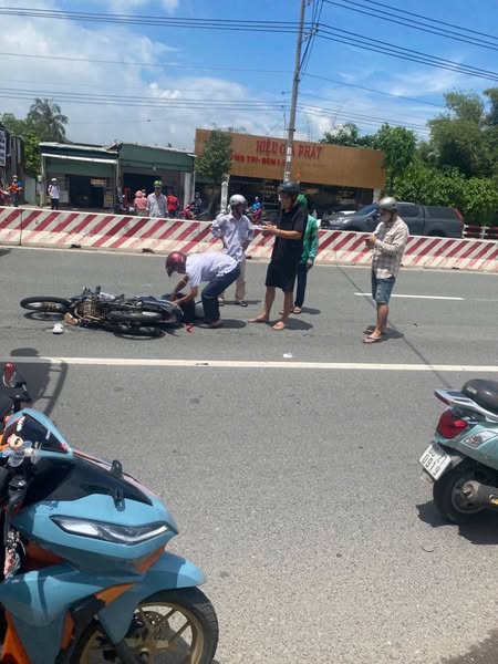 Camera nam sinh tử vong trên đường đi học về, mẹ và giáo viên chủ nhiệm khóc ngất khi tới hiện trường- Ảnh 2.