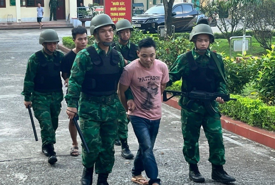 5 đối tượng đầu thú sau khi nam thanh niên người Trung Quốc trốn thoát khỏi nơi giam lỏng- Ảnh 1.