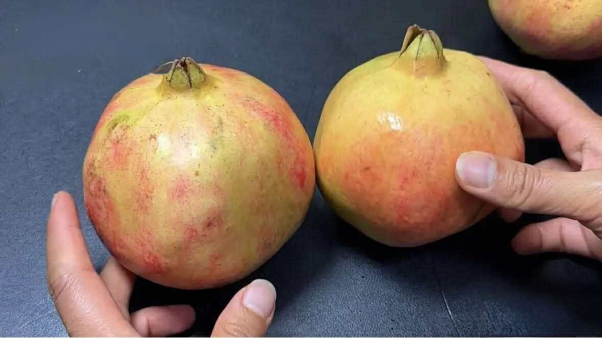 Mua lựu, cứ học thuộc "mẹo nhỏ" này là biết ngay là ngọt hay không- Ảnh 2.