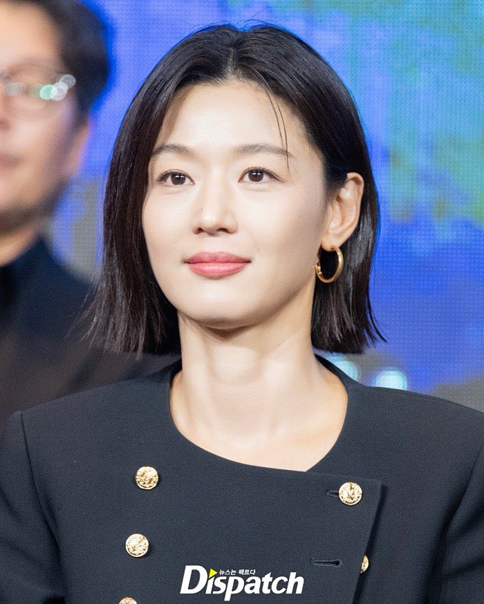 "Mợ chảnh" Jeon Ji Hyun U45 trẻ đẹp vô đối, vòng eo con kiến săn chắc thấy mê nhờ chăm tập môn này!- Ảnh 2.