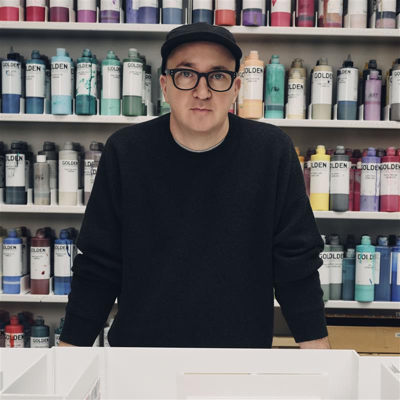 KAWS trở thành Nghệ sĩ Lưu trú đầu tiên của UNIQLO- Ảnh 1.