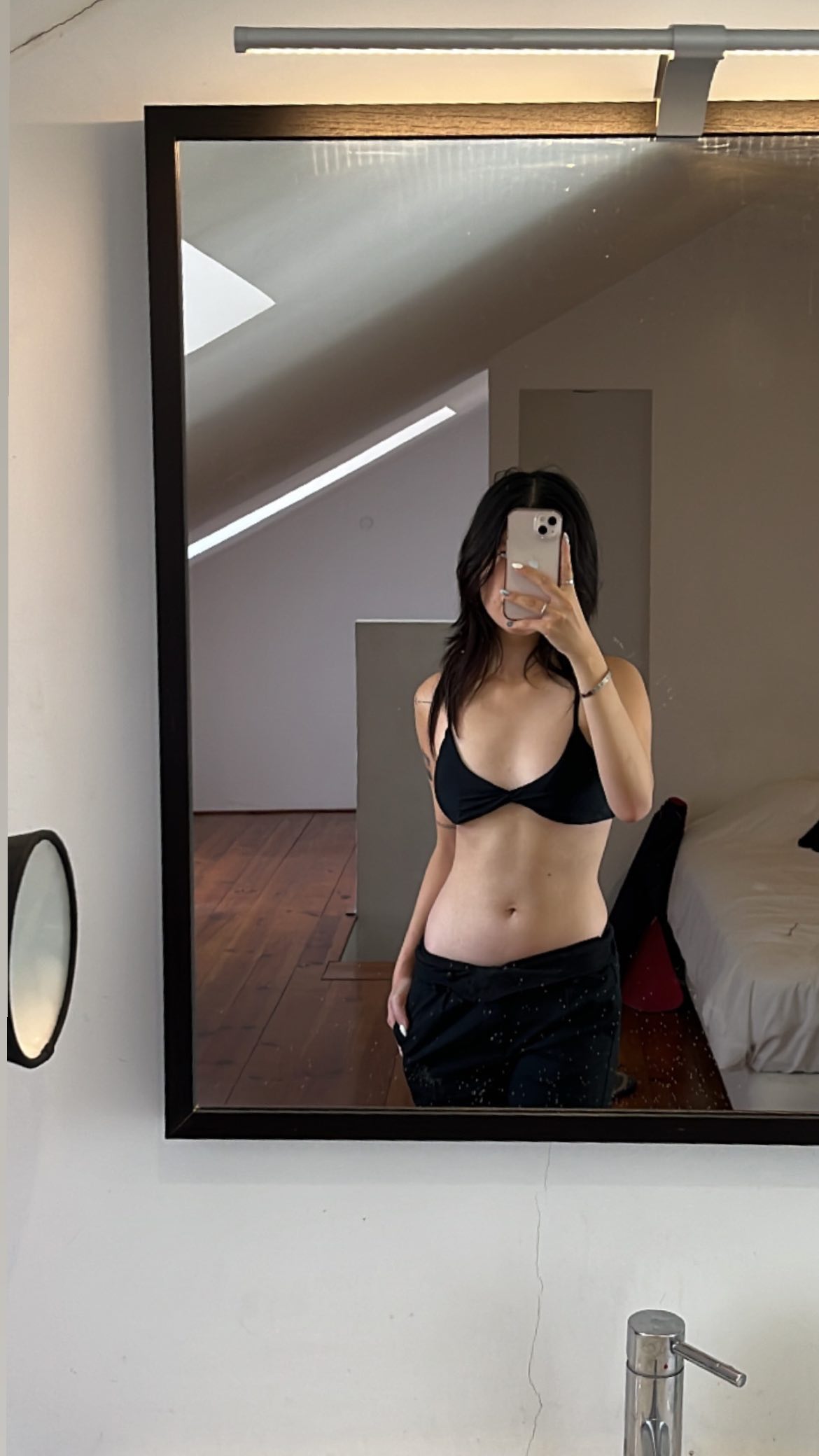 Ái nữ Gen Z đưa brand Việt đến New York Fashion Week: Không chỉ tài năng, ngoài đời còn là "cool girl" chính hiệu- Ảnh 17.