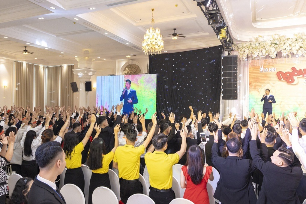 Mỗi ngày có hơn 720 người rời bỏ công ty đa cấp, hơn 560 người gia nhập- Ảnh 1.