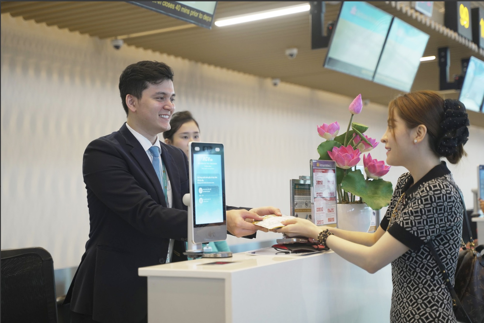 Sai lầm khi đi nhầm hướng trong nhà ga T3 Tân Sơn Nhất sẽ khiến bạn bị lỡ mất luôn chuyến bay- Ảnh 4.