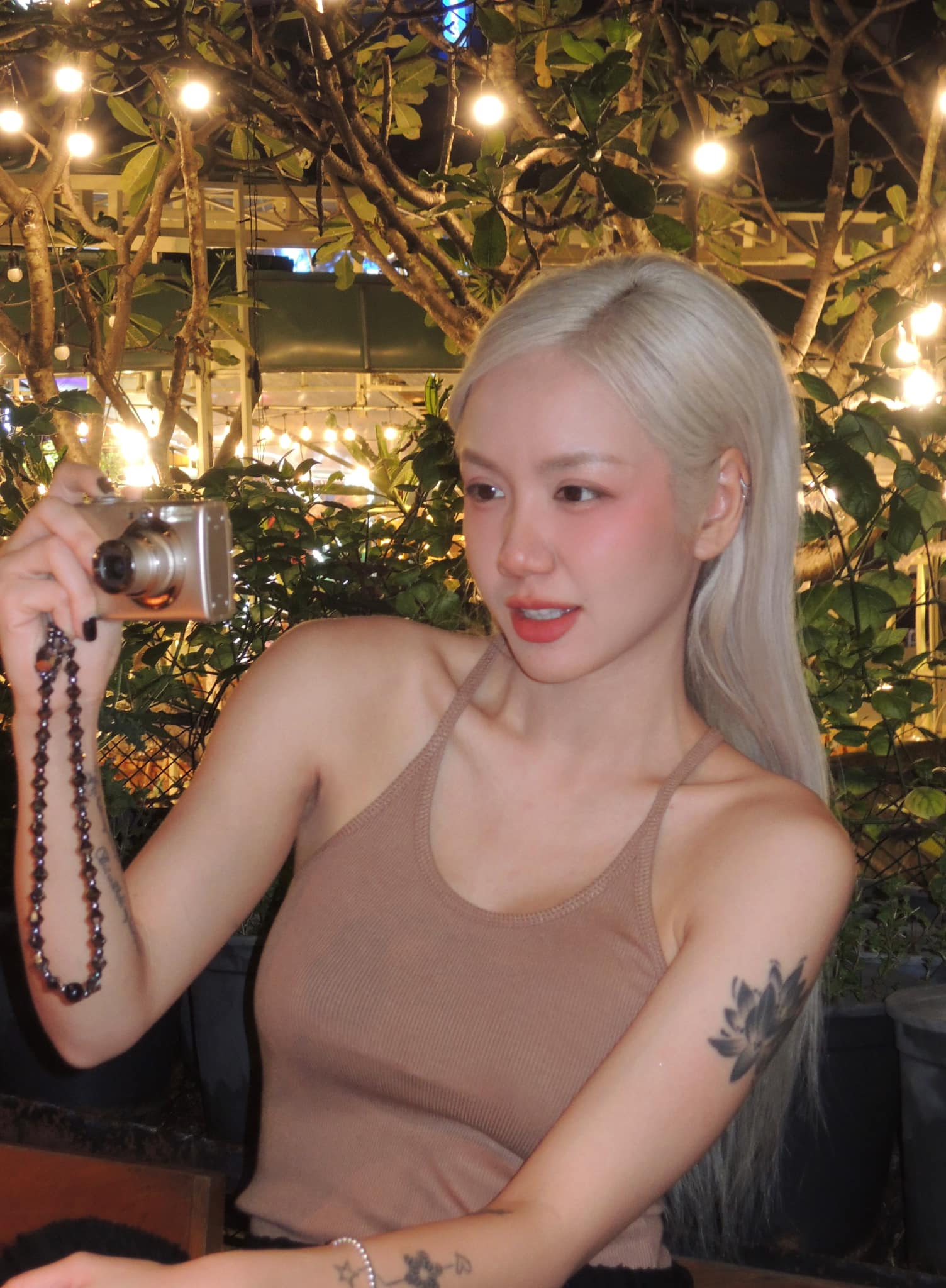 Nhan sắc gợi cảm của 2 "chị em ruột đẹp nhất showbiz Việt"- Ảnh 9.