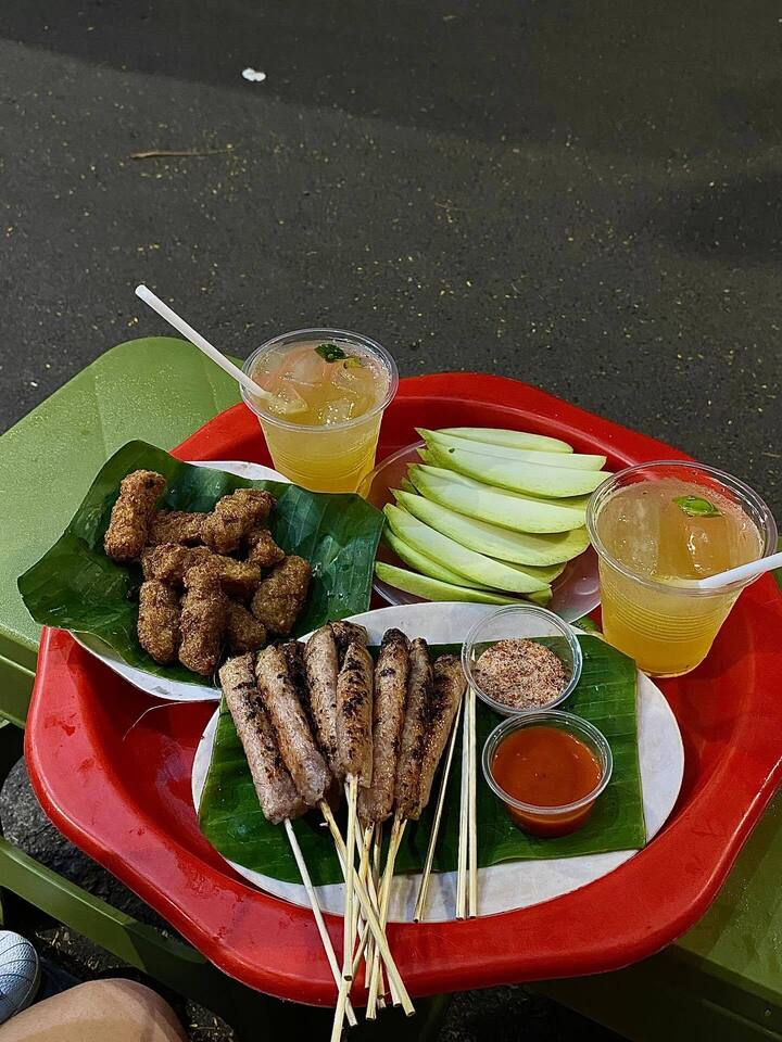 Mùa thu Hà Nội 'phủ sóng' cõi mạng, giới trẻ đua nhau 'chill' theo cách riêng- Ảnh 7.