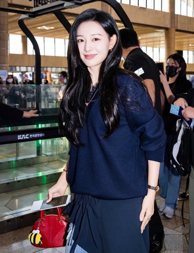 Thứ đánh cắp trái tim "nữ hoàng nước mắt" Kim Ji Won!- Ảnh 1.