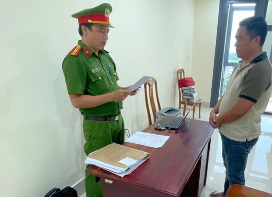 Cấm đi khỏi nơi cư trú đối với giám đốc Nguyễn Vương Hoài và Huỳnh Hữu Thuận- Ảnh 1.