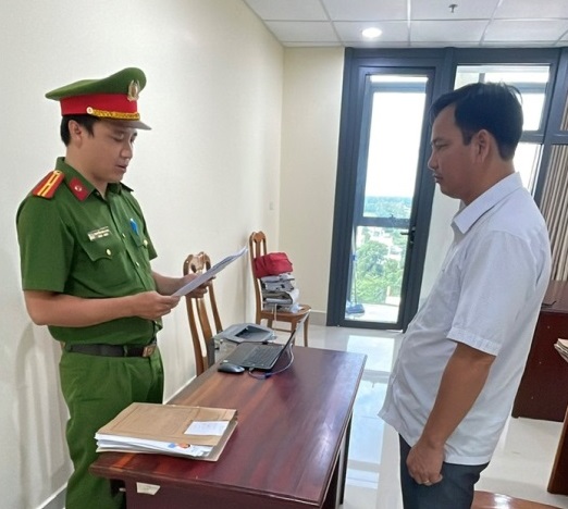 Cấm đi khỏi nơi cư trú đối với giám đốc Nguyễn Vương Hoài và Huỳnh Hữu Thuận- Ảnh 2.