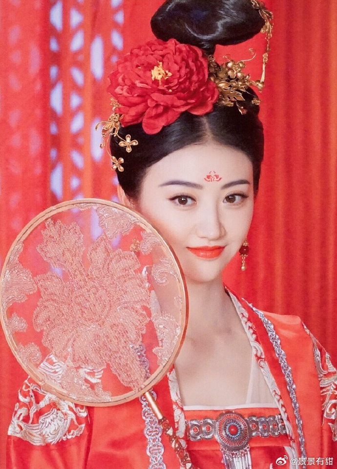 10 tân nương đẹp nhất Trung Quốc: Địch Lệ Nhiệt Ba xếp sau Dương Tử, hạng 1 nhan sắc thách thức cả showbiz- Ảnh 10.