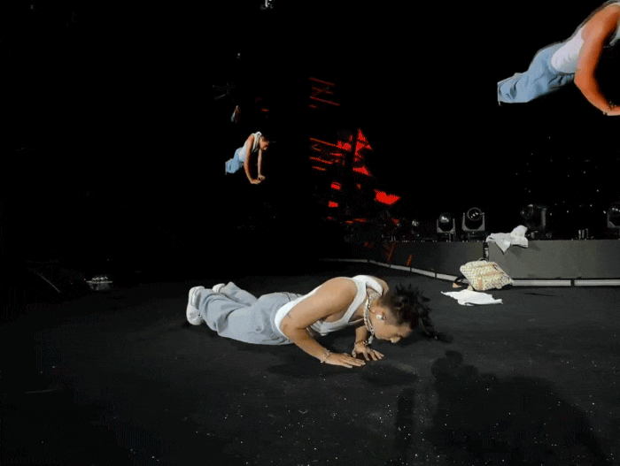Sơn Tùng M-TP không muốn làm ca sĩ nữa rồi à, giờ lên sân khấu hít đất tưởng PT phòng gym!- Ảnh 4.