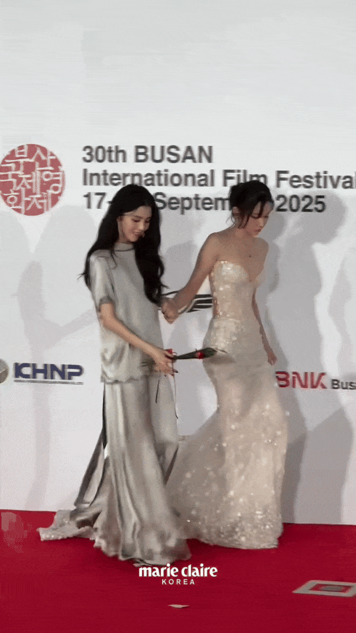 2 mỹ nhân tình tứ như 