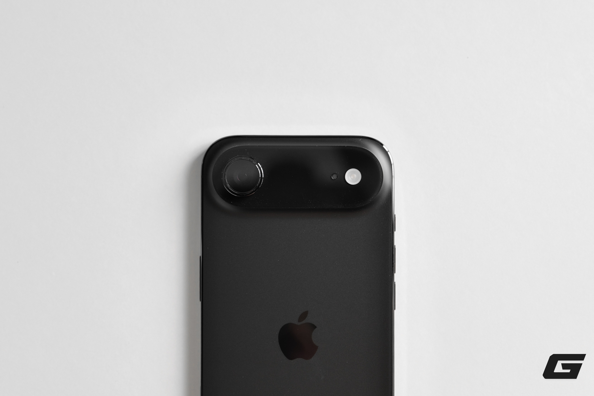 Bạn sẽ khó tin độ mỏng của iPhone Air cho tới khi xem những hình này!- Ảnh 13.