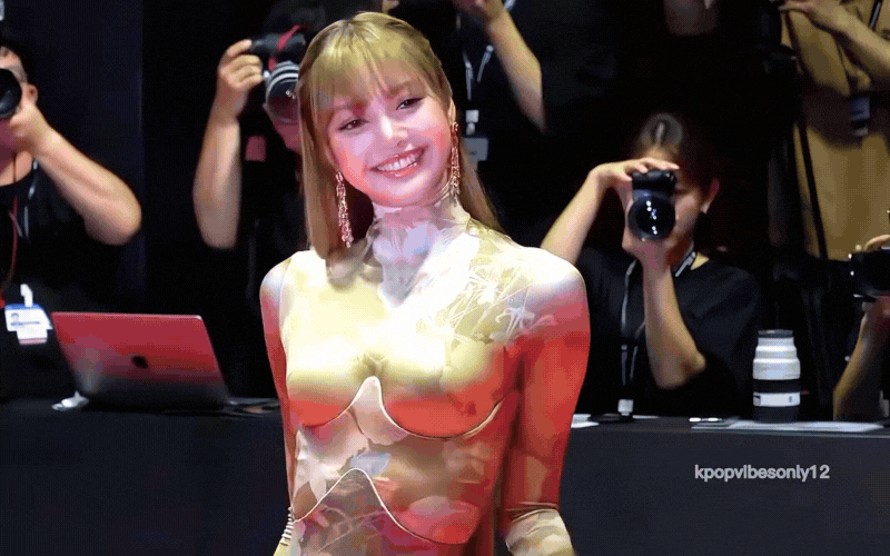Không phải Jennie, Lisa mới là "con tướng" thời trang mạnh nhất BLACKPINK- Ảnh 20.