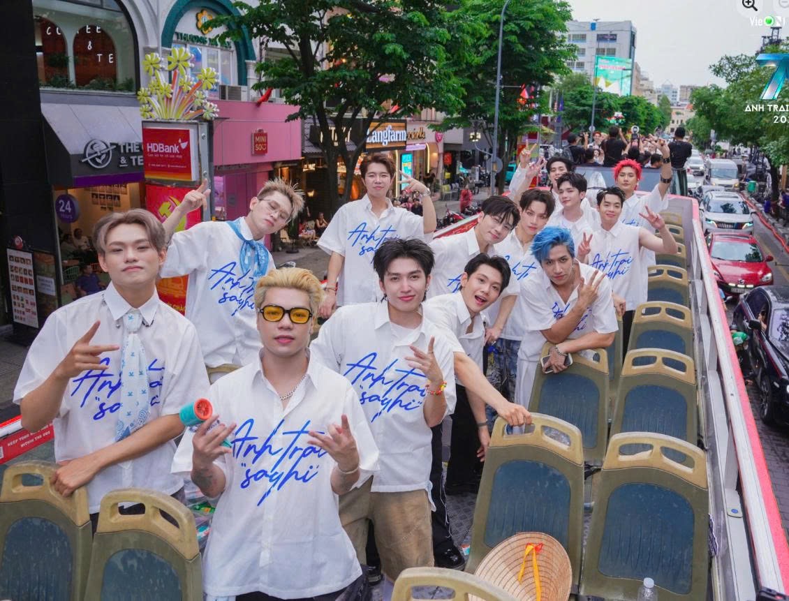 Vũ trụ "Say Hi" mở rộng: DatVietVAC tiếp tục đưa văn hóa Việt Nam (V-Culture) ra thế giới- Ảnh 4.
