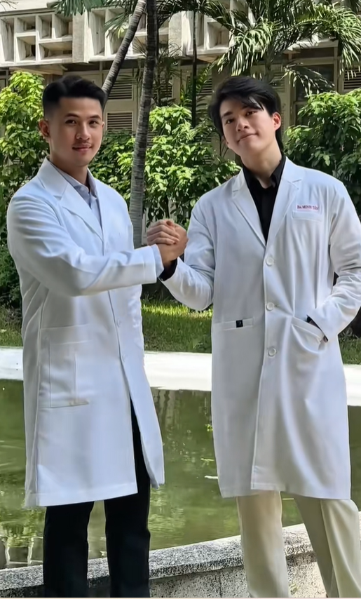 2 bác sĩ sinh năm 2001, đến từ Đại học Y Dược TP.HCM: 