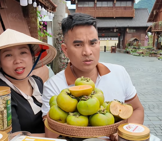 "Đại gia chè lam" kể cuộc sống hôn nhân "bê bát cơm, cúi gằm mặt xuống ăn": Bỗng dưng lại được xin vía- Ảnh 6.