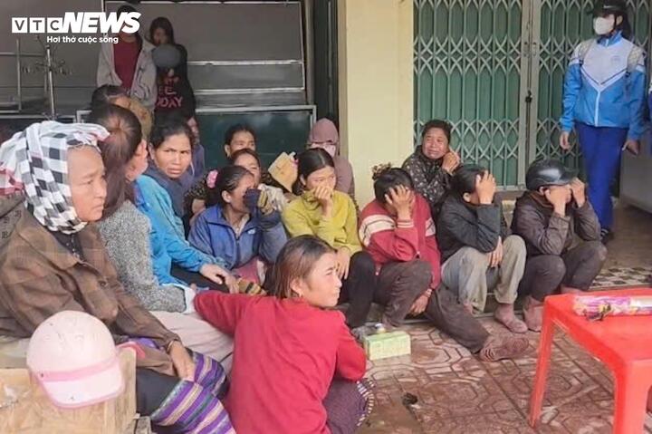 Xe tải lao vào chợ làm 12 người thương vong: Đau đớn nhìn vợ mang bầu tử nạn
- Ảnh 3.