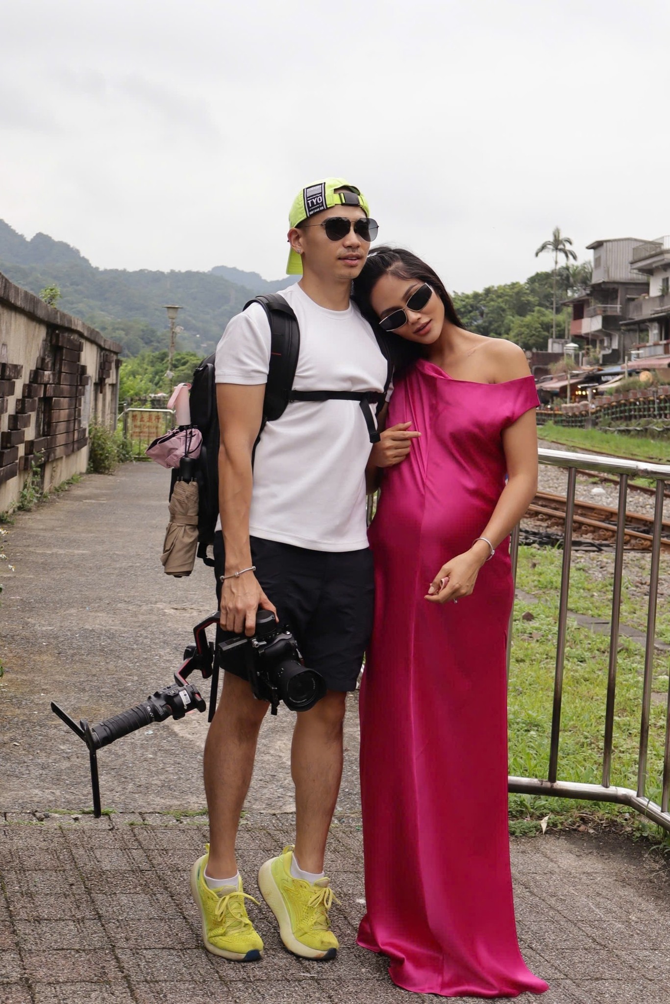Hoa hậu H'Hen Niê cuối thai kỳ: Visual vẫn nét căng, chồng có hành động top 1 