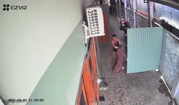 Camera ghi lại khoảnh khắc cuối của đôi nam nữ tử vong trong nhà nghỉ: Xảy ra cãi vã, giằng co- Ảnh 2.