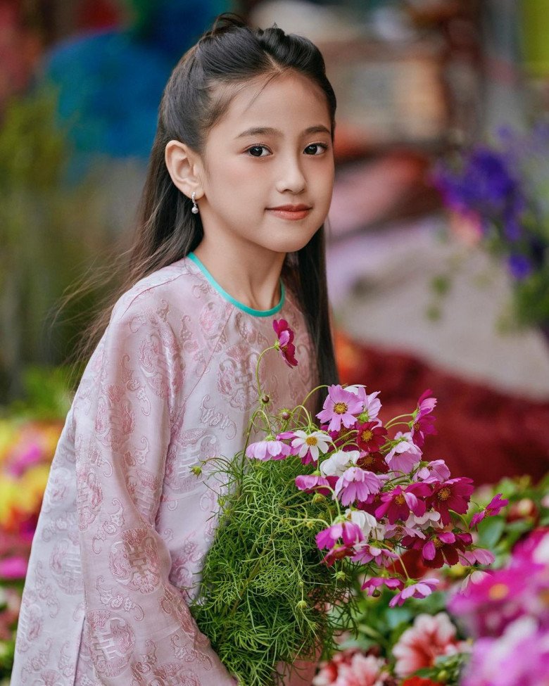 Ái nữ nhà Hà Kiều Anh: Xinh xắn chuẩn "tiểu Hoa hậu", sớm được rèn luyện ballet, piano và cưỡi ngựa- Ảnh 6.