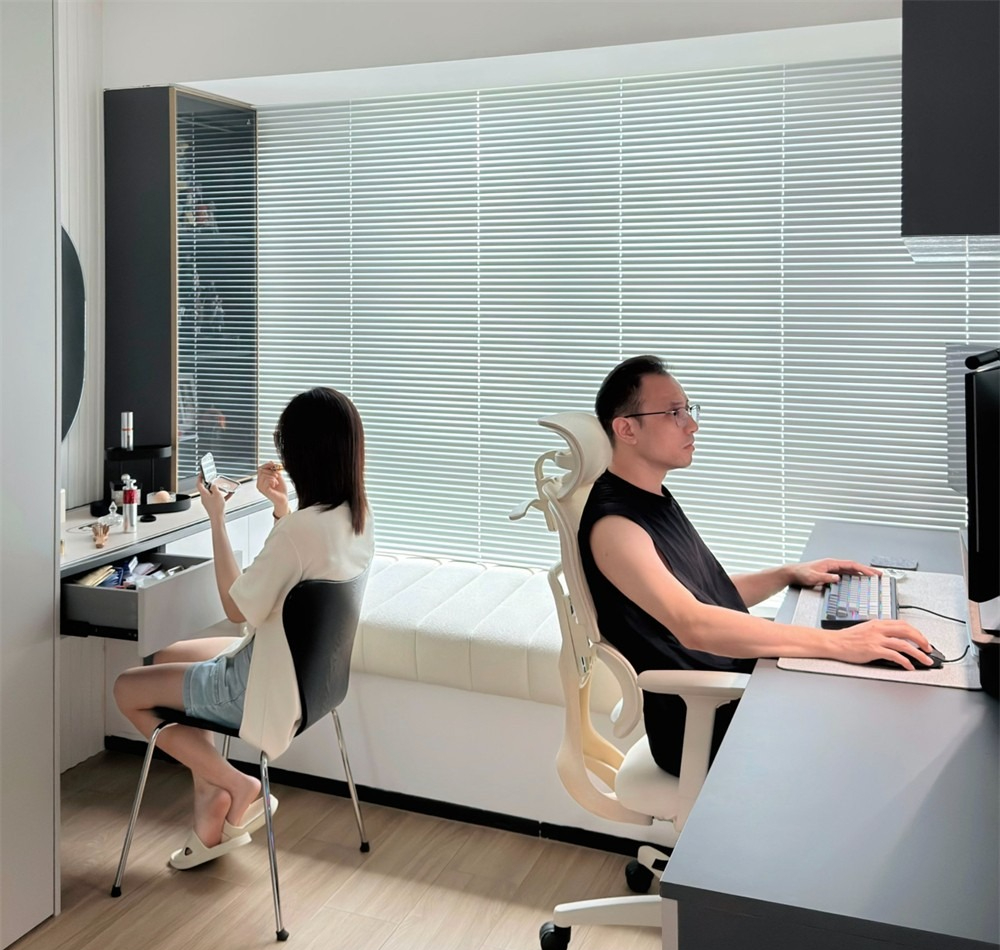 Cặp vợ chồng cải tạo phòng trống thành không gian sống chill, dân tình tấm tắc khen đẹp và thiết thực- Ảnh 3.