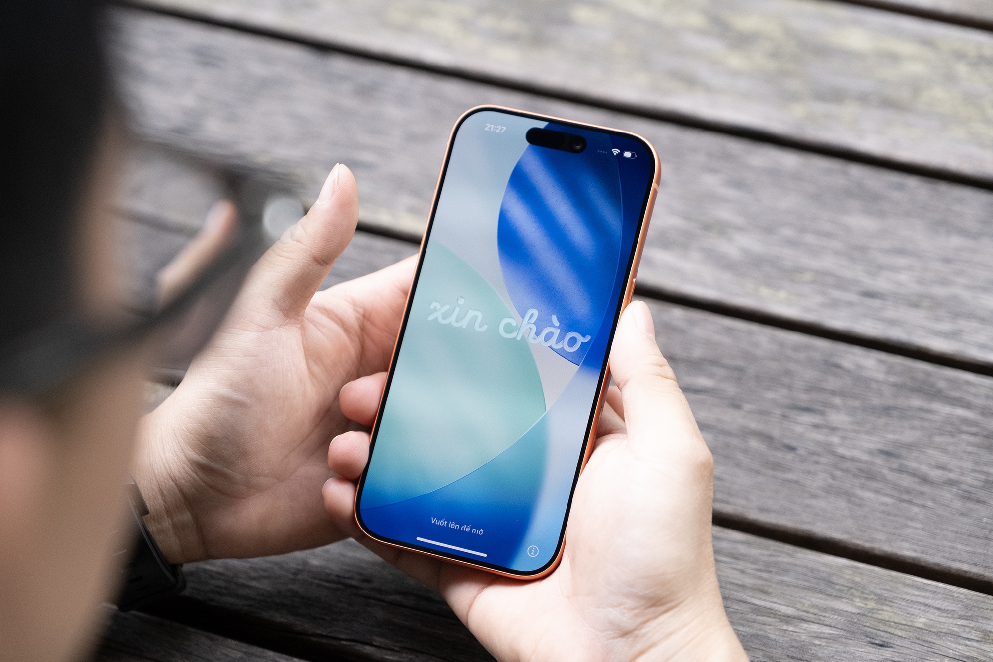 Đây là ảnh thực tế iPhone 17 Pro đang "cháy hàng" tại Việt Nam, phiên bản màu Cam Vũ Trụ đẹp lạ mắt- Ảnh 7.