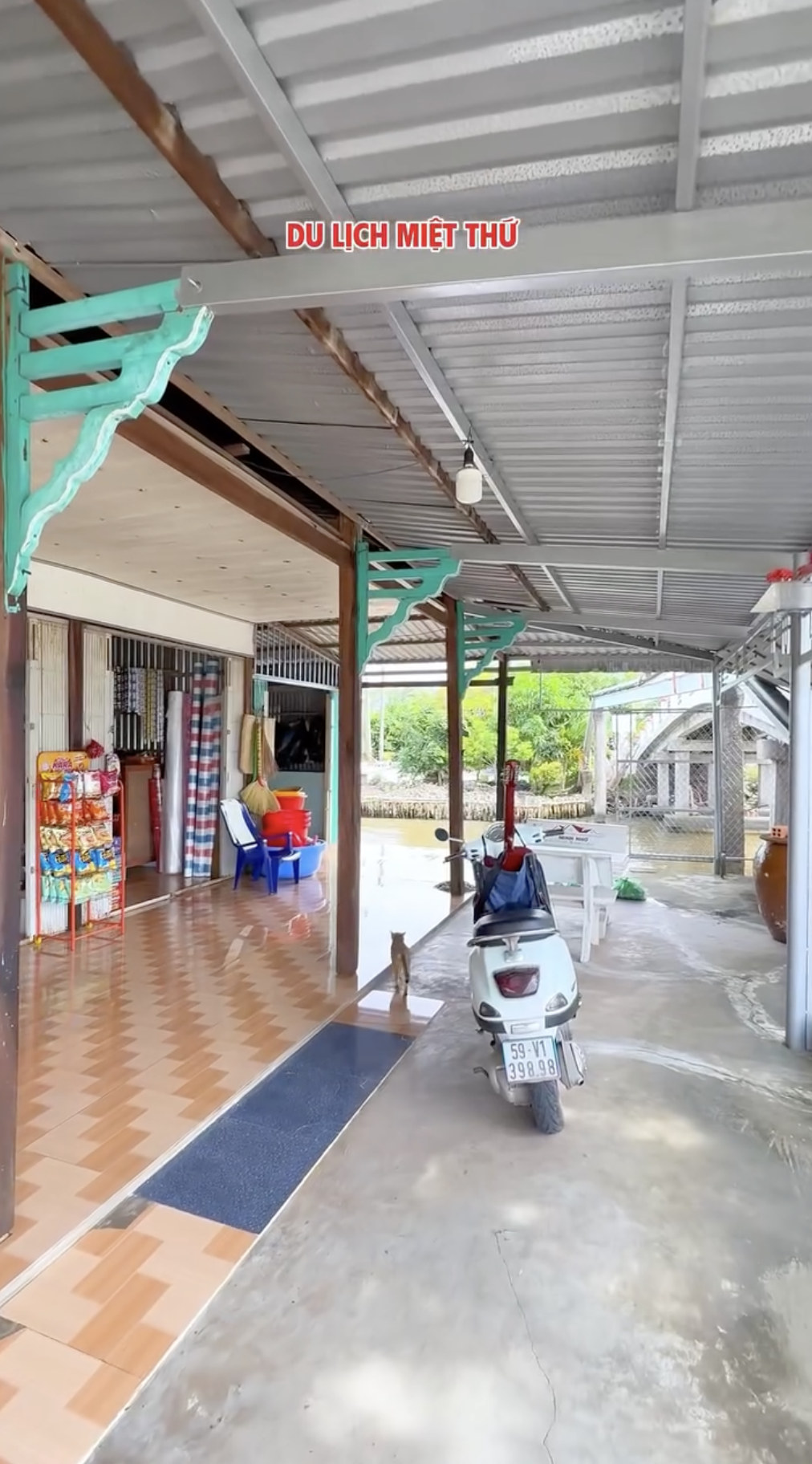 Kiểu bán tạp hóa quá tin tưởng vào khách của người miền Tây, cửa mở tan hoang vẫn không sợ ai lấy trộm gì- Ảnh 5.