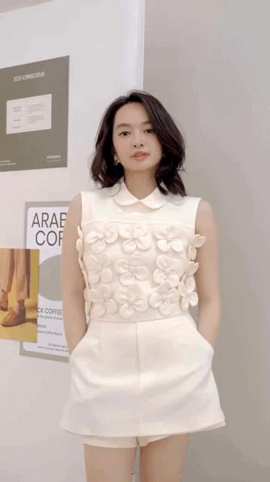 Nữ tiếp viên hàng không cao 1m55 