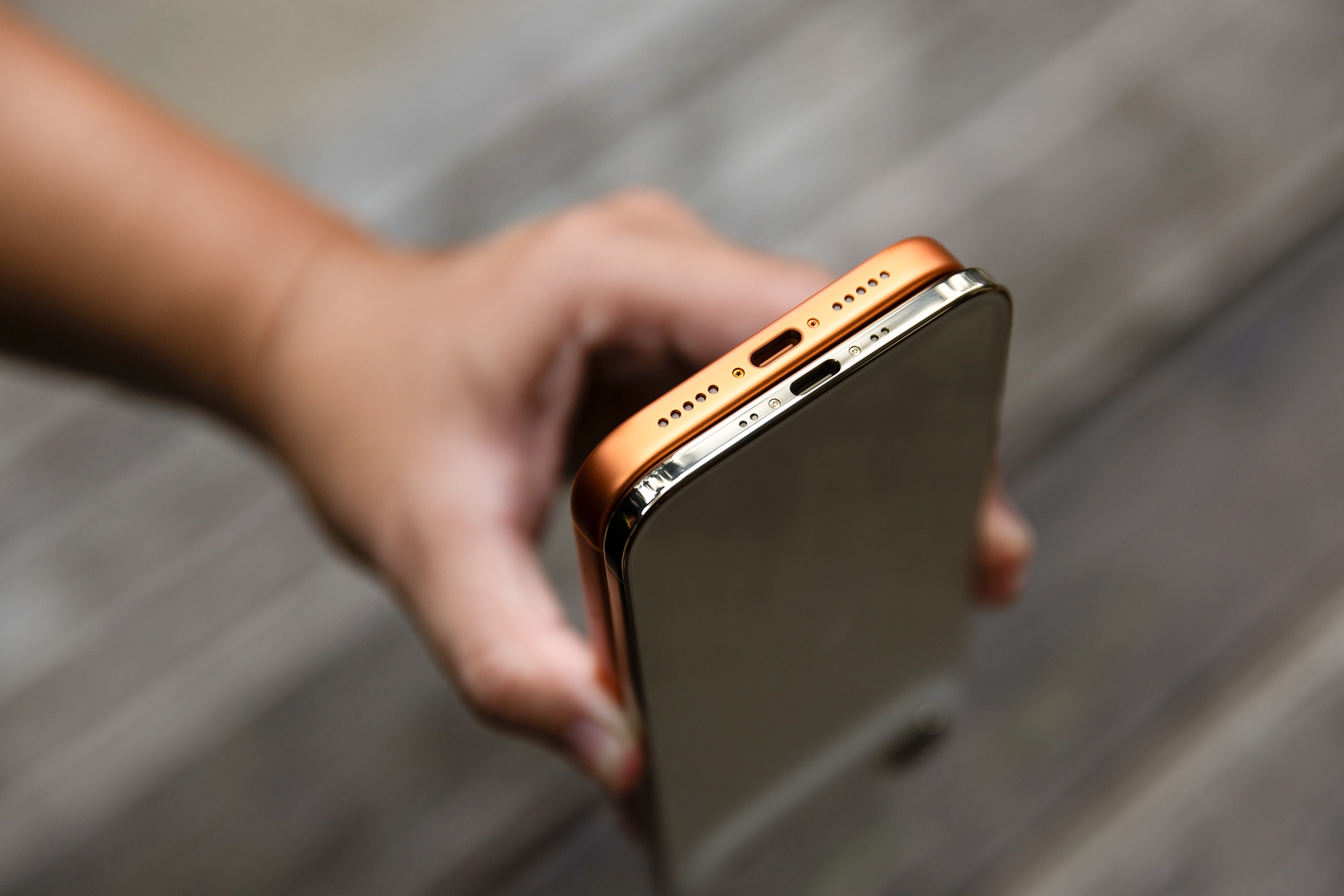 Mở hộp chiếc iPhone mỏng nhất thế giới vừa mở bán chính hãng tại Việt Nam- Ảnh 15.