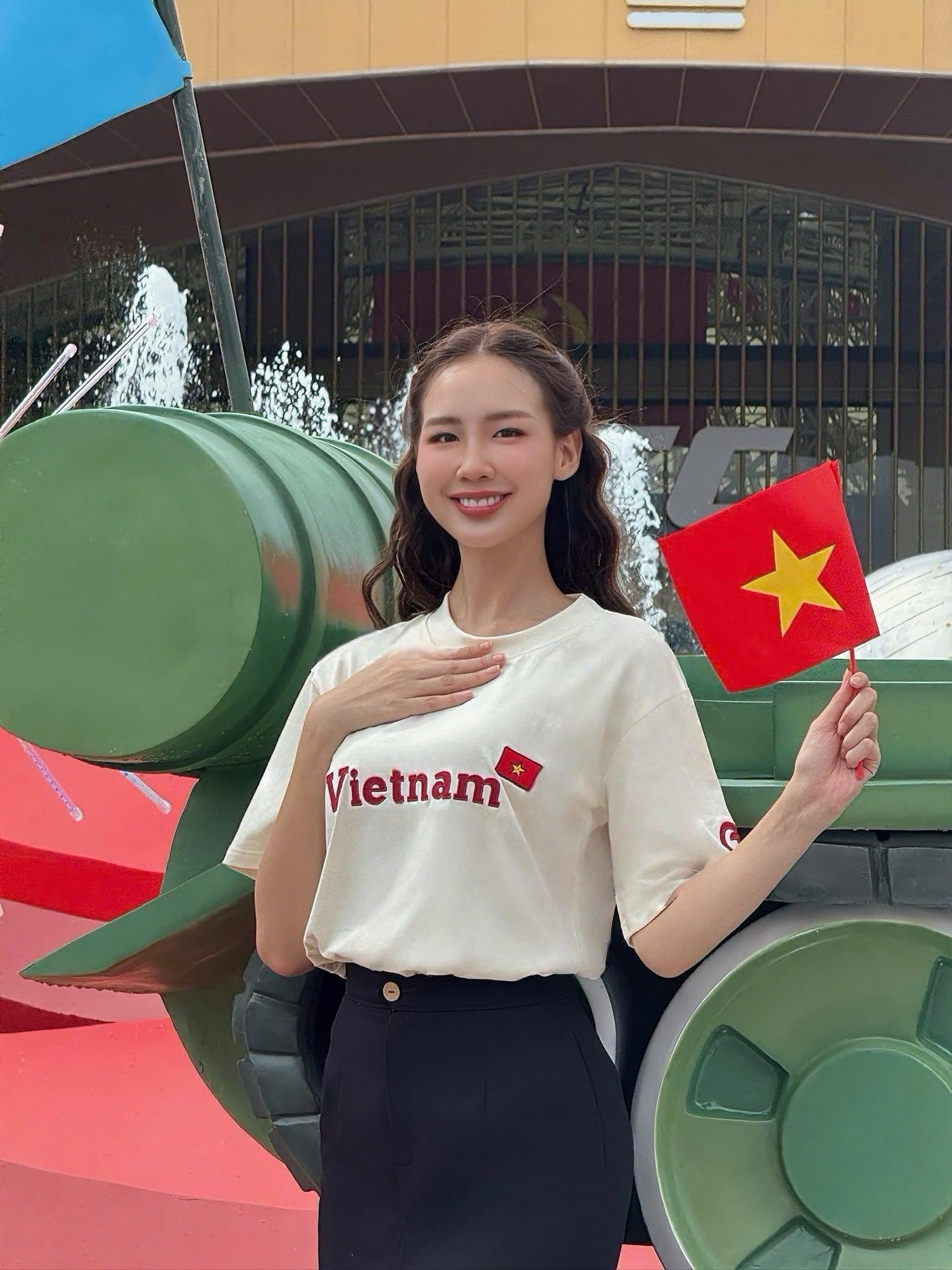 Đen Vâu và Hoa hậu cao nhất Vbiz chung khung hình, nhìn kỹ phát hiện 1 chi tiết gây bất ngờ- Ảnh 7.