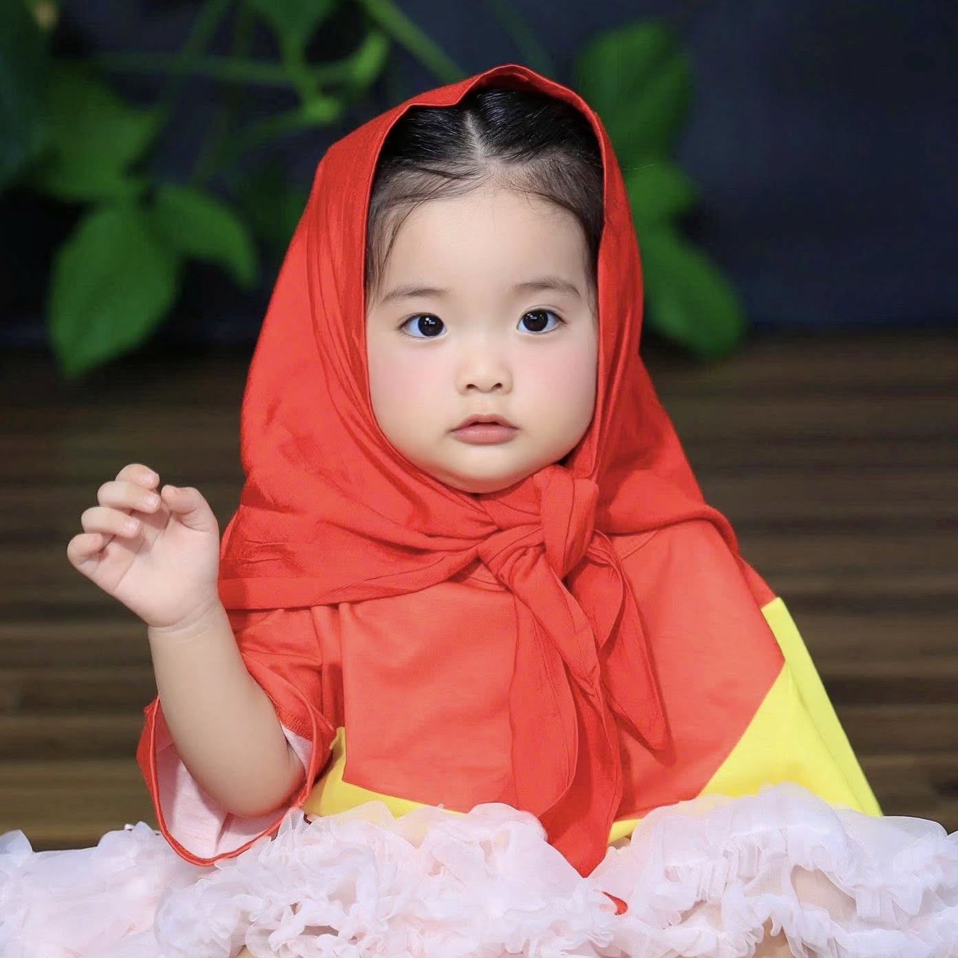 Gia đình Khánh Thi-Phan Hiển tung bộ ảnh yêu nước cực xịn, visual 3 