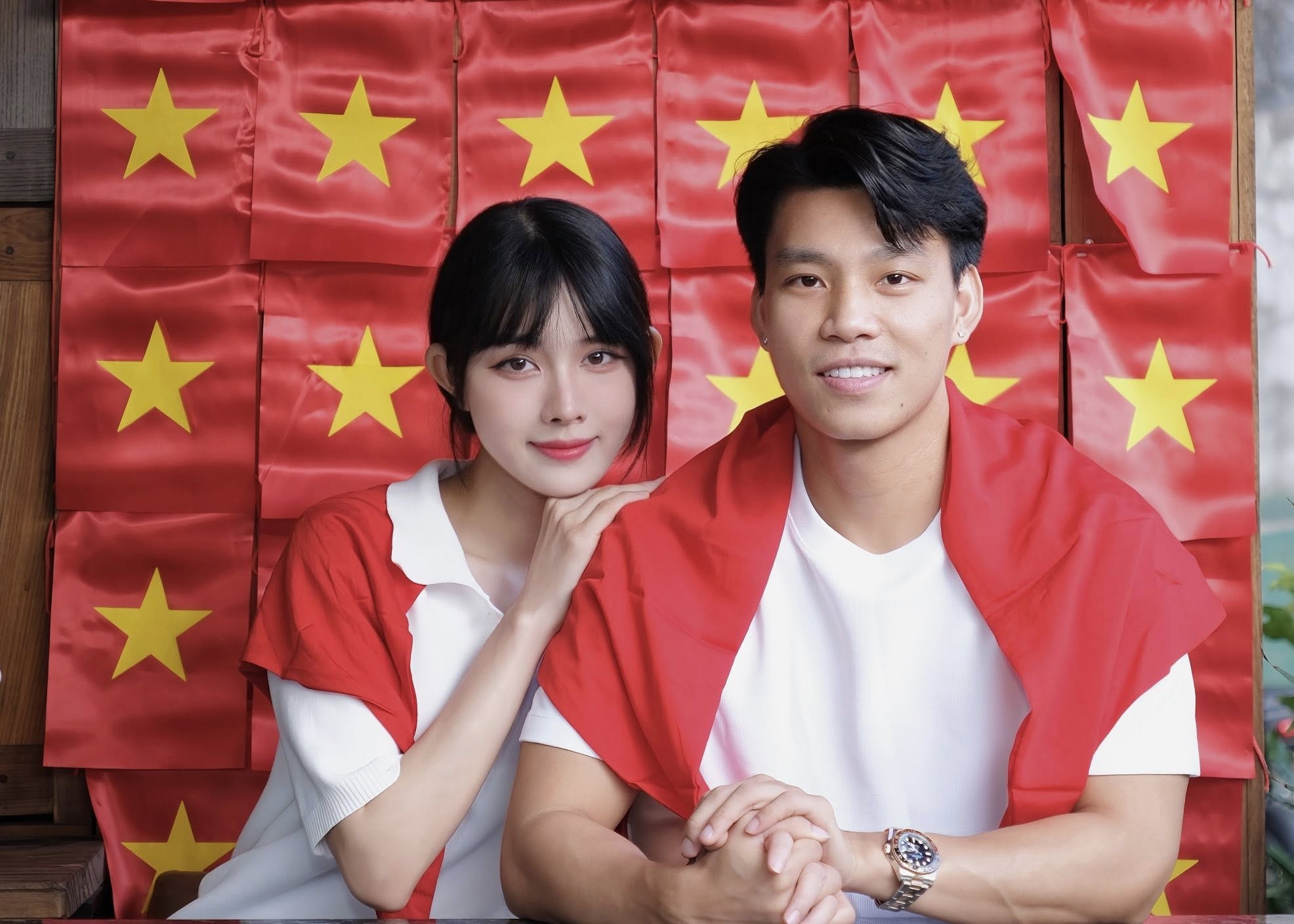 Ảnh yêu nước của dàn sao bóng đá gây sốt: Nhà Văn Hậu-Hải My đẹp đỉnh, Văn Thanh 