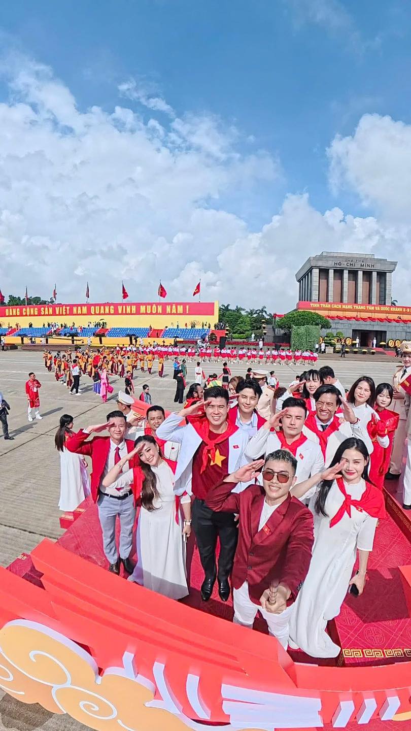 Duy Mạnh bảnh hết cỡ, 