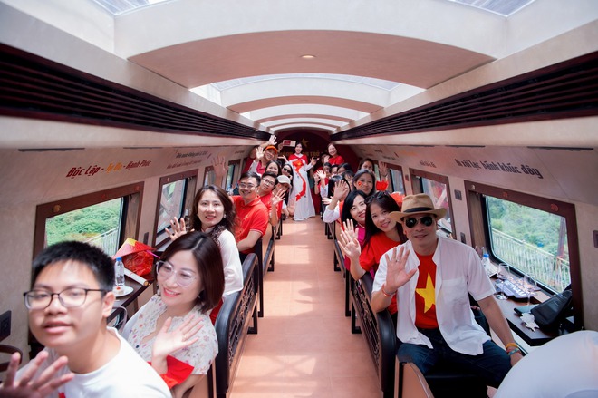 Chuyến tàu 2 tầng cải tạo từ toa xe cũ, chạy qua 5 ga: Thông tin mới nhất về giá vé, thời gian chạy- Ảnh 6.