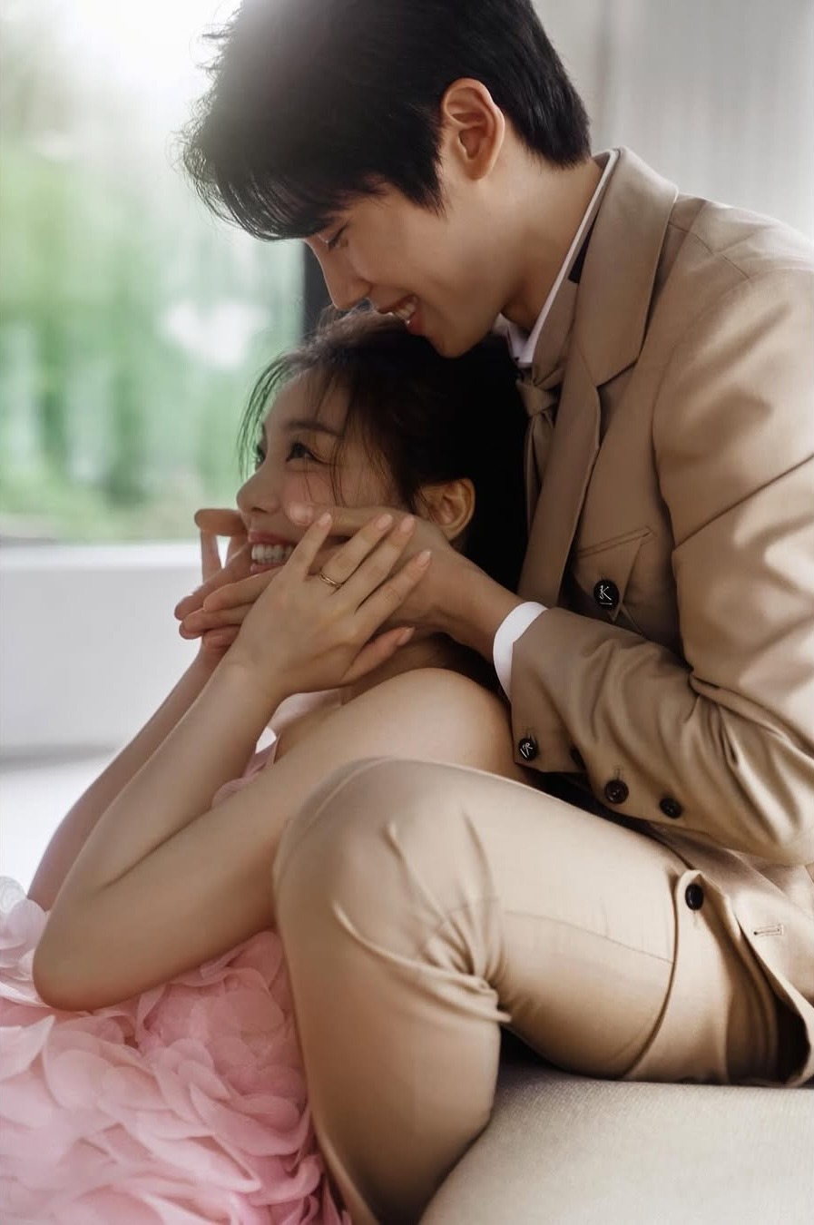 5 màn “thoát ế” làm chao đảo showbiz: Cú lừa thế kỷ này cũng không sốc bằng Kim Jong Kook bỗng dưng lấy vợ!- Ảnh 5.
