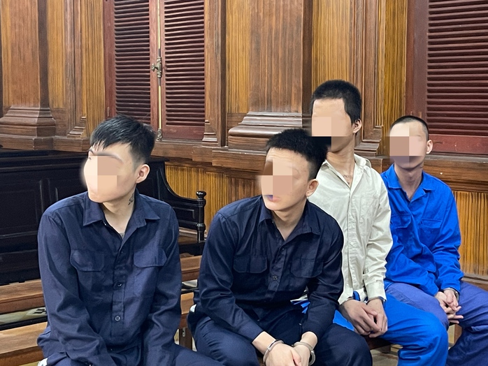 Dấu lặng bao phủ một phiên tòa- Ảnh 1.
