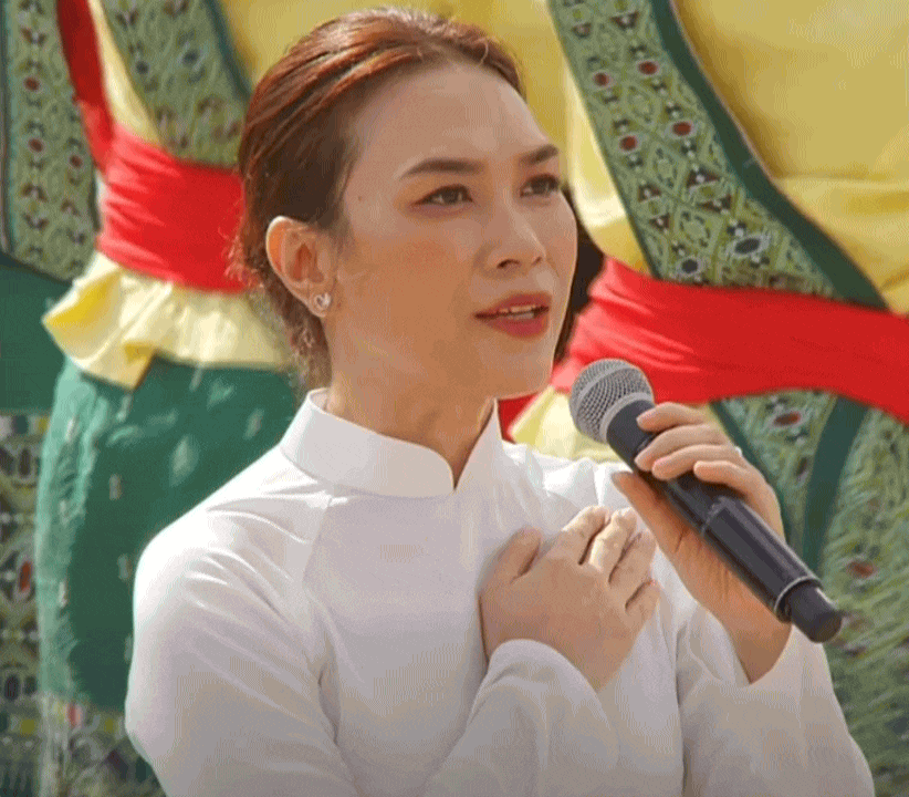 Phụ huynh rơi nước mắt khi con gái hát cùng Mỹ Tâm ngày Đại lễ 2/9, niềm tự hào gia đình kể sao cho hết!- Ảnh 2.