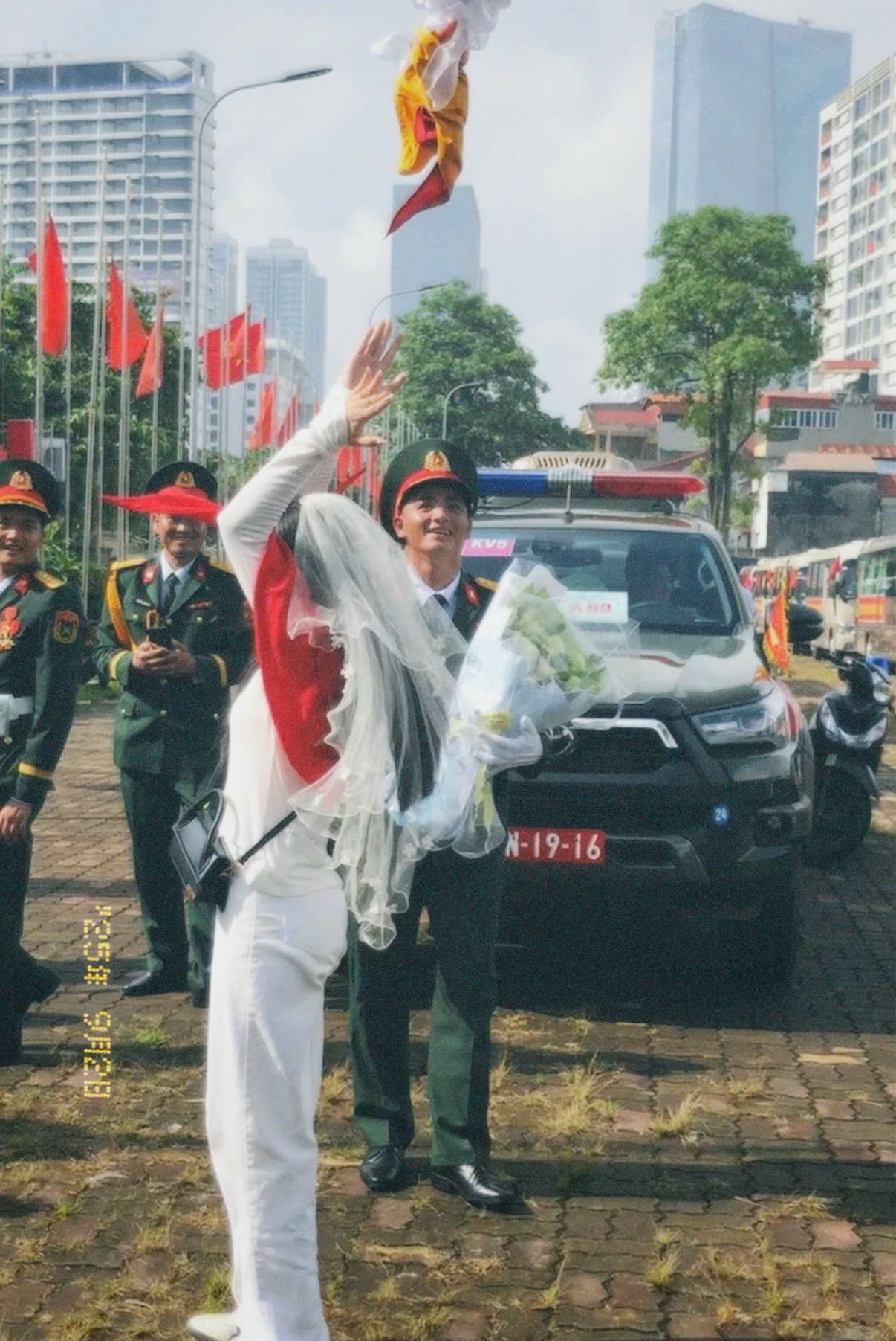 Chuyện tình “hết A80 anh cầu hôn em” của chiến sĩ Khối Hậu cần và người yêu gây bão mạng- Ảnh 4.
