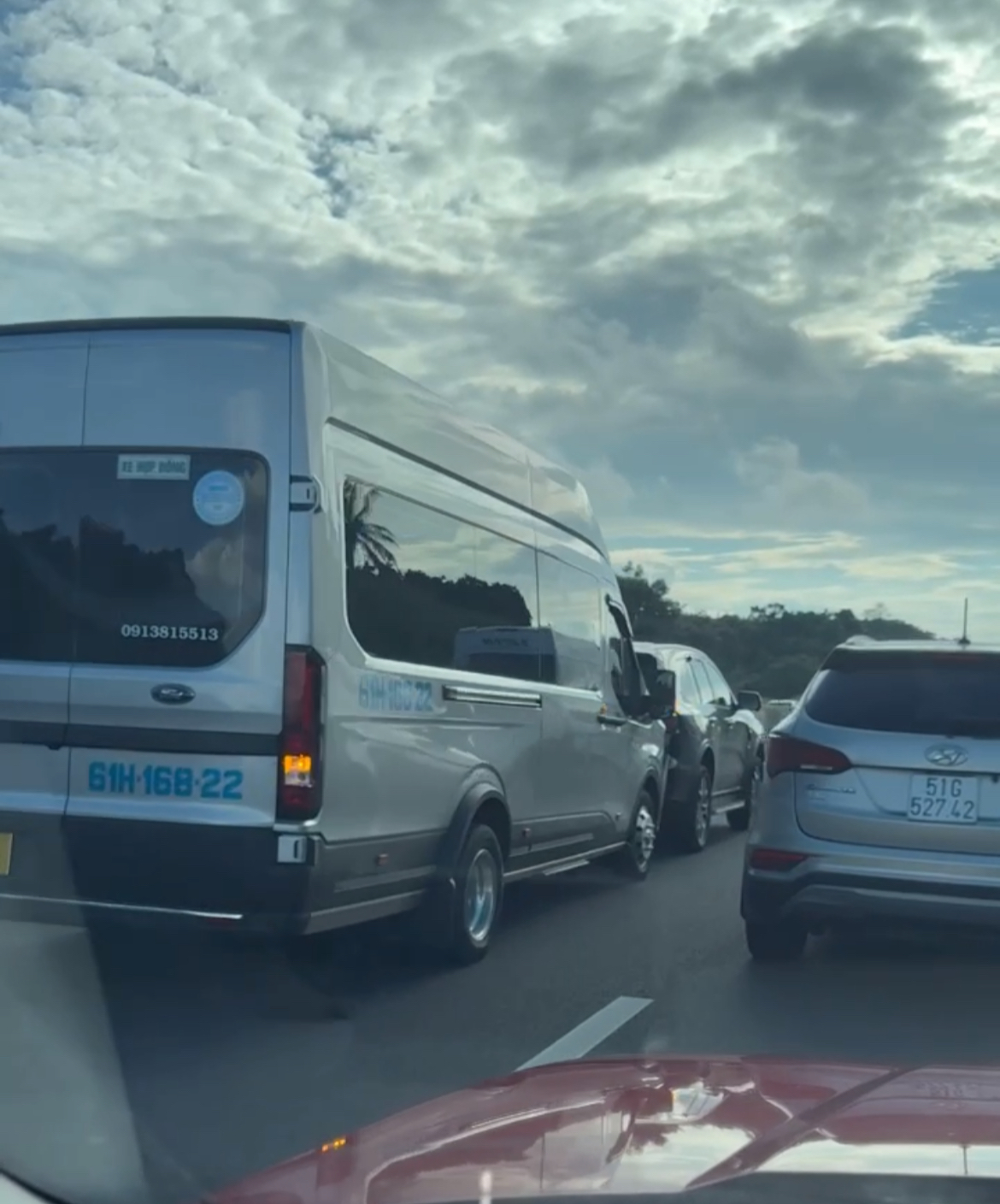 Sau kỳ nghỉ lễ 2-9, nhiều tuyến cao tốc kẹt cứng- Ảnh 1.