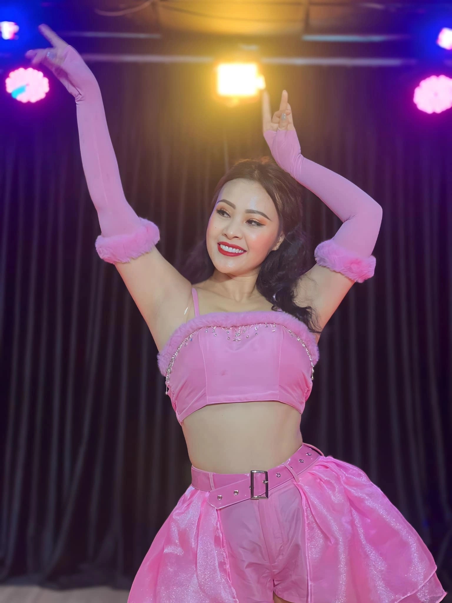 Nam ca sĩ hát mở màn cả 2 Concert Quốc Gia: “Ông hoàng nhạc đỏ” danh xứng với thực, từng nhận cát-xê 40.000 đồng- Ảnh 16.