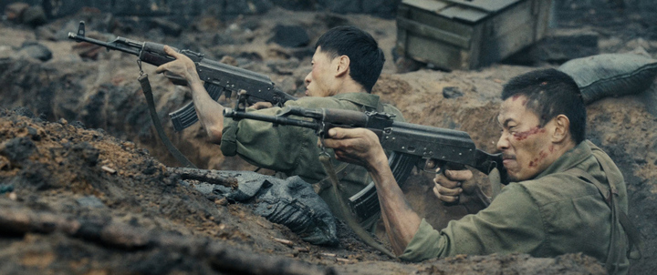 Phương Nam vai Đội trưởng Tạ: Từng chịu nghi vấn tâm thần, nghiện ngập 1 năm- Ảnh 4. Phương Nam vai Đội trưởng Tạ: Từng chịu nghi vấn tâm thần, nghiện ngập 1 năm- Ảnh 4.