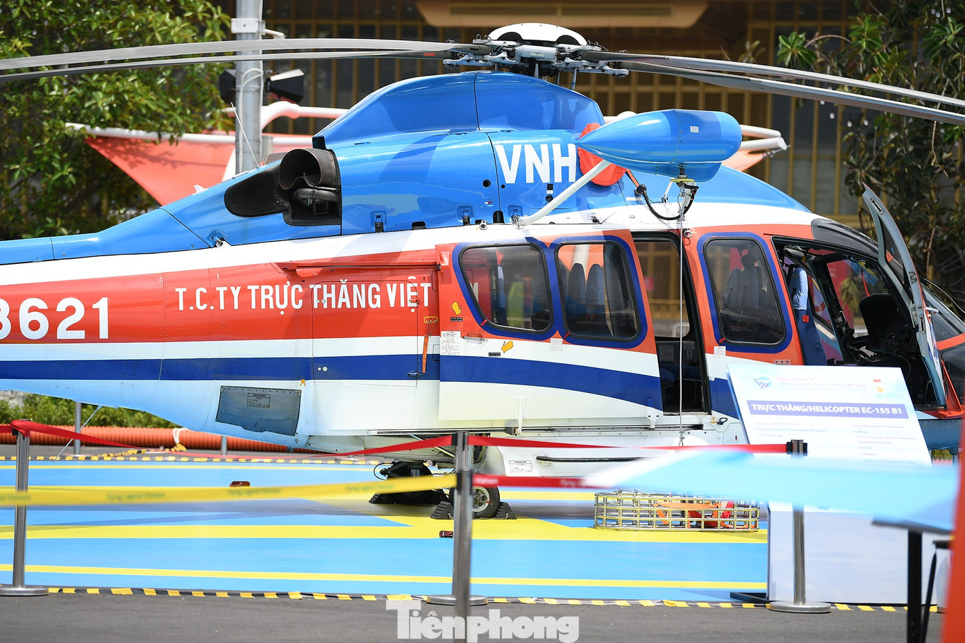 Tận thấy máy bay chở khách VIP, cứu hộ có thể tự động lái của Việt Nam- Ảnh 2.