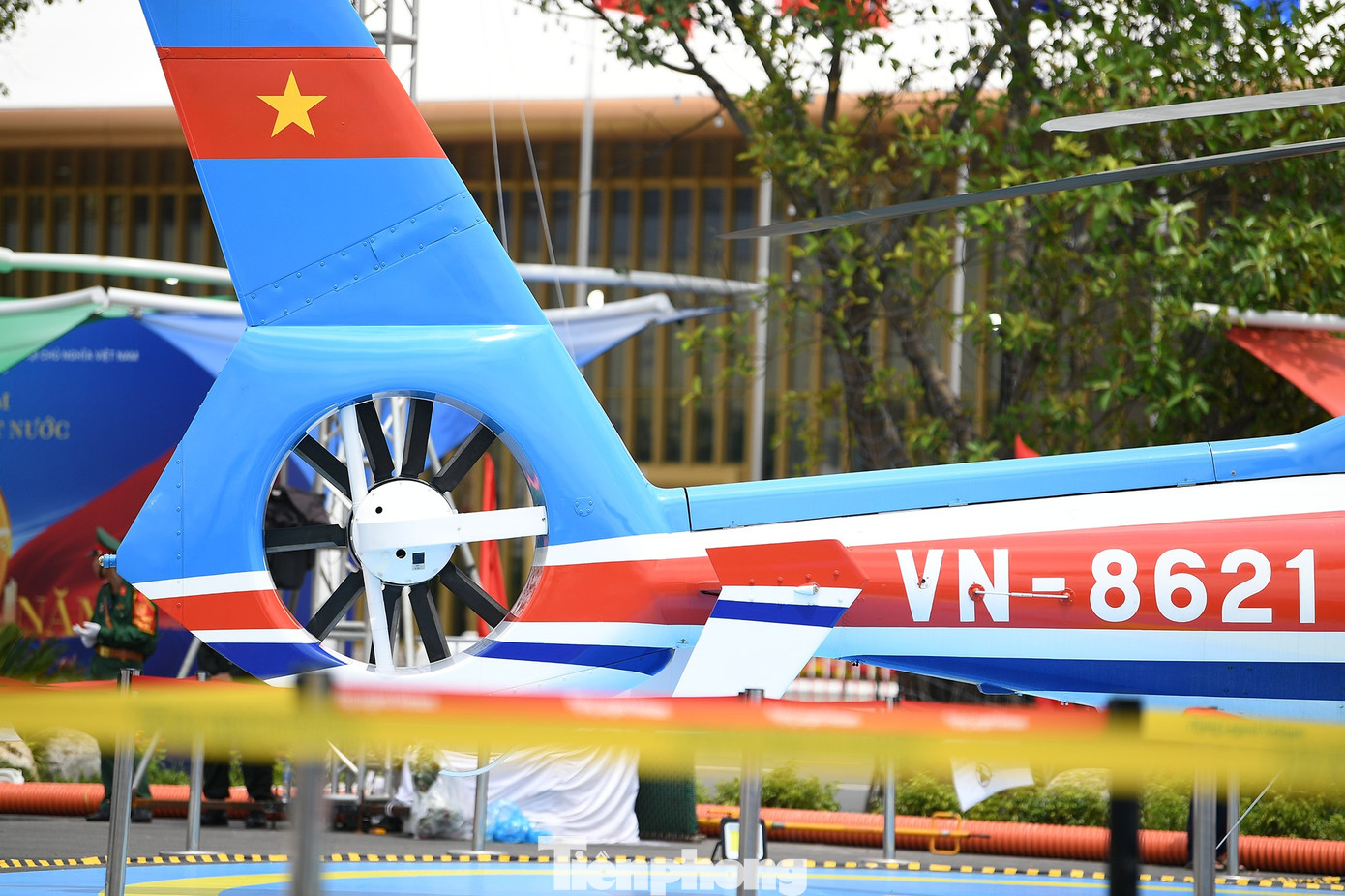 Tận thấy máy bay chở khách VIP, cứu hộ có thể tự động lái của Việt Nam- Ảnh 5.