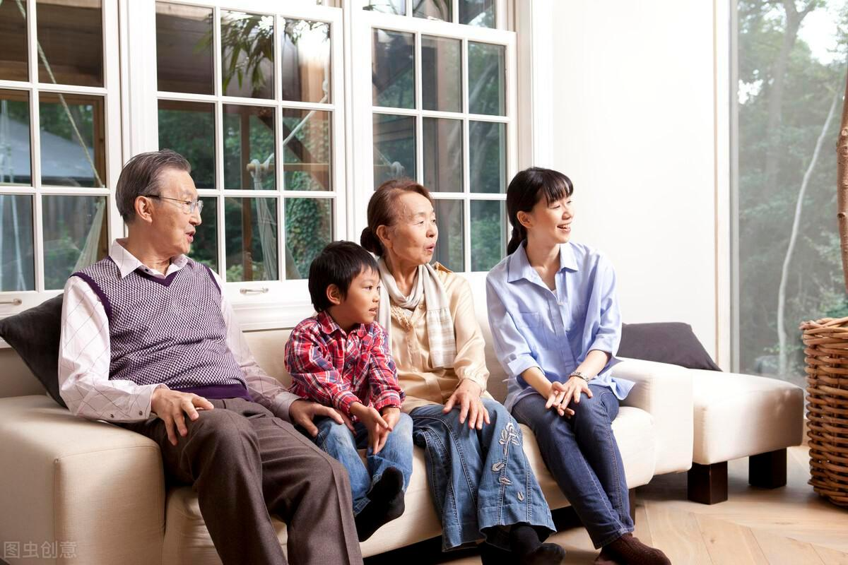 Chu cấp 11 triệu/tháng cho bố mẹ dưỡng già, tận mắt thấy cách họ tiêu tiền, tôi quyết định dừng ngay lập tức- Ảnh 2.