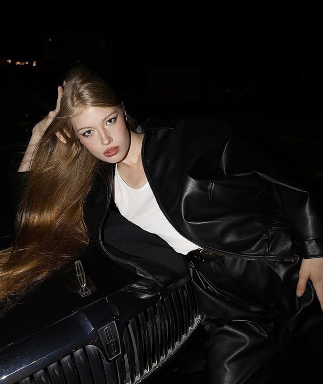 Con gái chuyển giới của Elon Musk debut tại New York Fashion Week, màn hét lớn độc lạ thành tâm điểm- Ảnh 19.