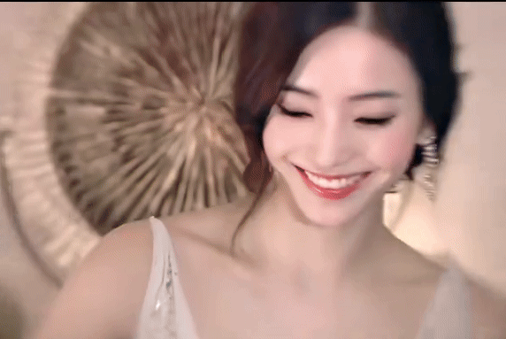 Mỹ nhân đẹp nhất Vườn Sao Băng làm sao thế này: Mặt mũi đơ như tượng, mắt lờ đờ, miệng cũng không mở nổi!- Ảnh 1.