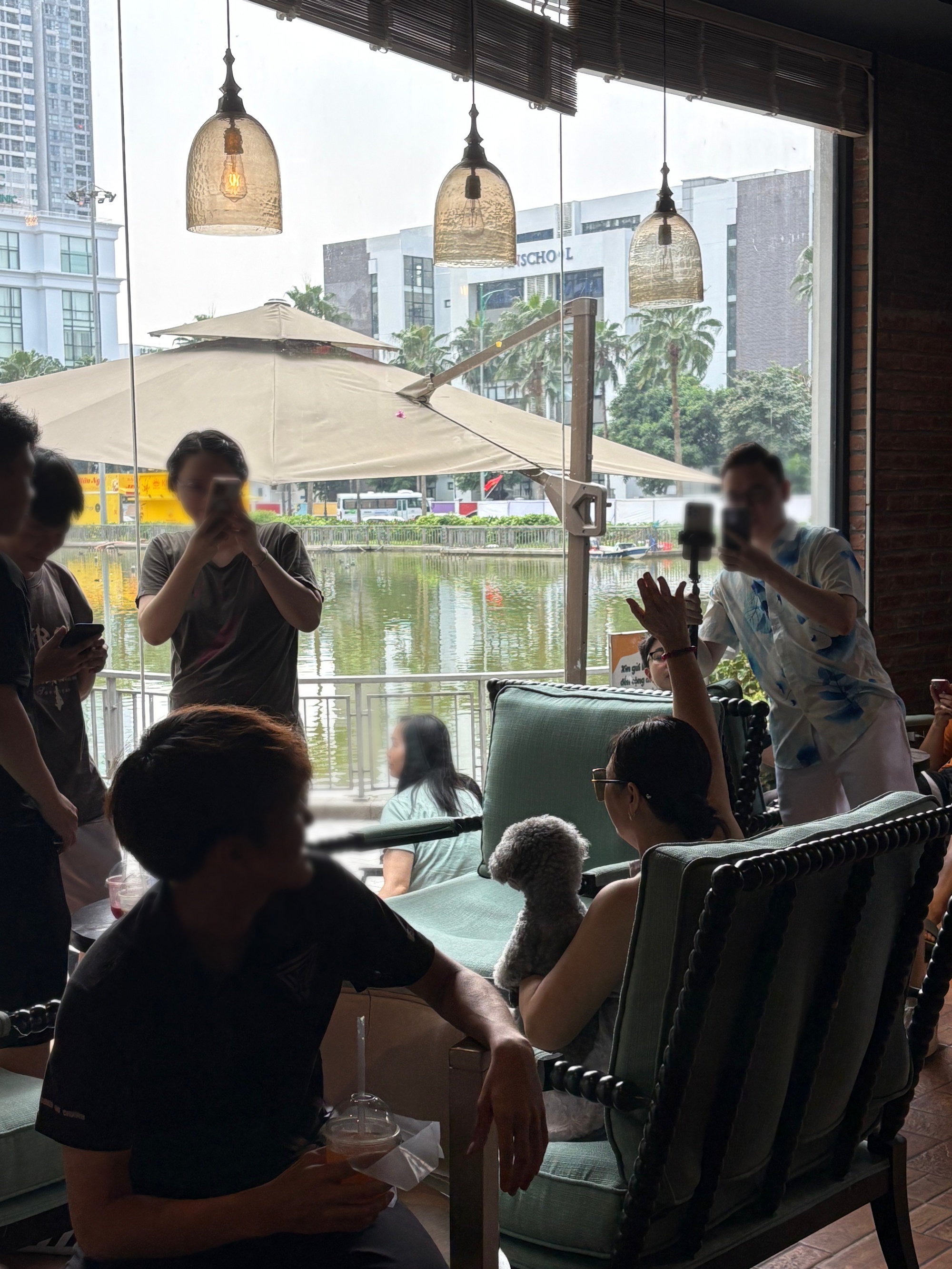 [CLIP] Bà chủ có khí chất tổng tài "quay cuồng" từ sáng đến tối vì khách ùn ùn kéo đến, nói gì về chuyện viral?- Ảnh 7.